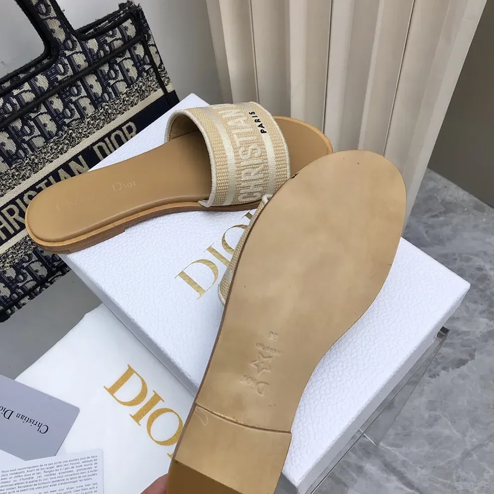 Dior Dioriviera Dway Slide Natural Raffia and White Embroidered Cotton for Women Dior Dioriviera Dway Slide Natural Raffia and White Embroidered Cotton for Women