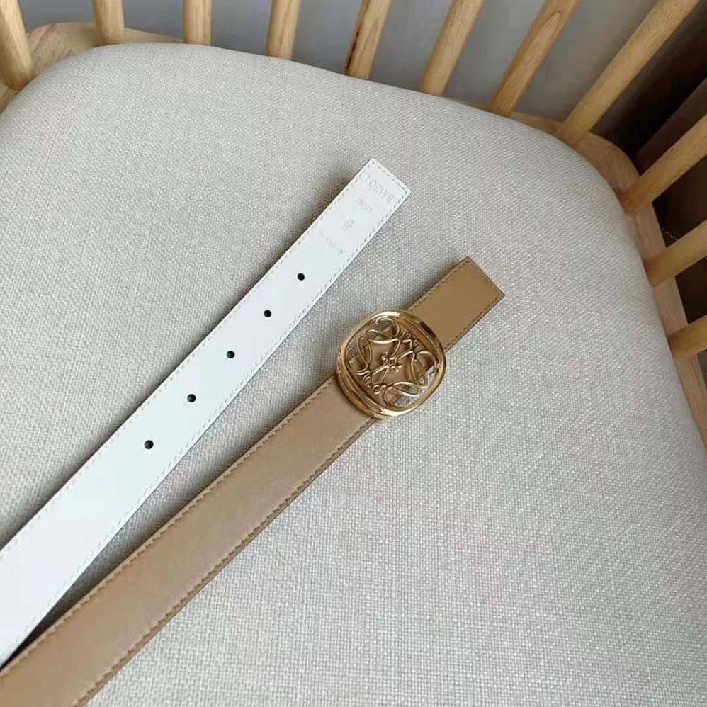 Loewe Reversible Anagram Ellipse Belt in Smooth Calfskin for Women in Beige Loewe Reversible Anagram Ellipse Belt in Smooth Calfskin for Women in Beige