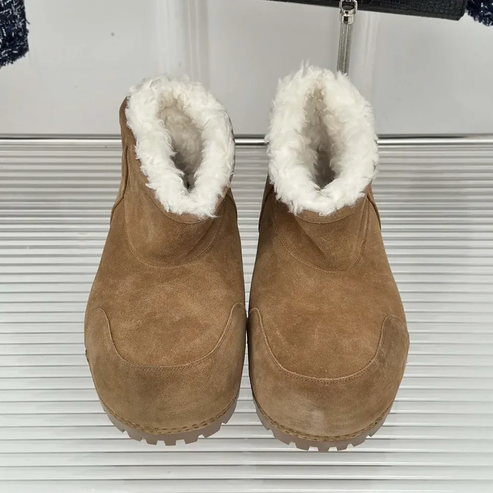 Balenciaga Alaska Fur Bootie in Brown Split Calfskin and White Synthetic Material for Unisex Balenciaga Alaska Fur Bootie in Brown Split Calfskin and White Synthetic Material for Unisex
