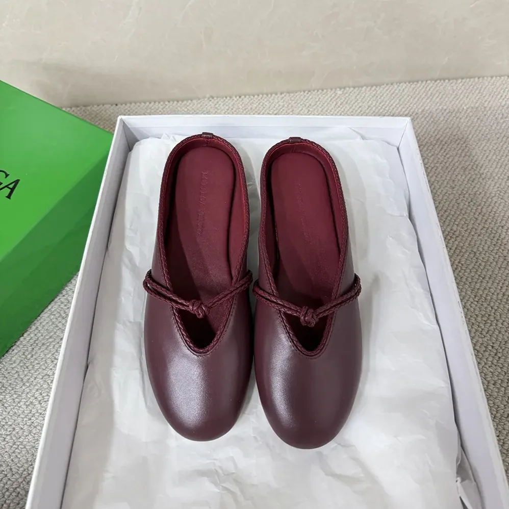 Bottega Veneta Rosa Mary-Jane Ballerina for Women in Deep Mahogany Bottega Veneta Rosa Mary-Jane Ballerina for Women in Deep Mahogany