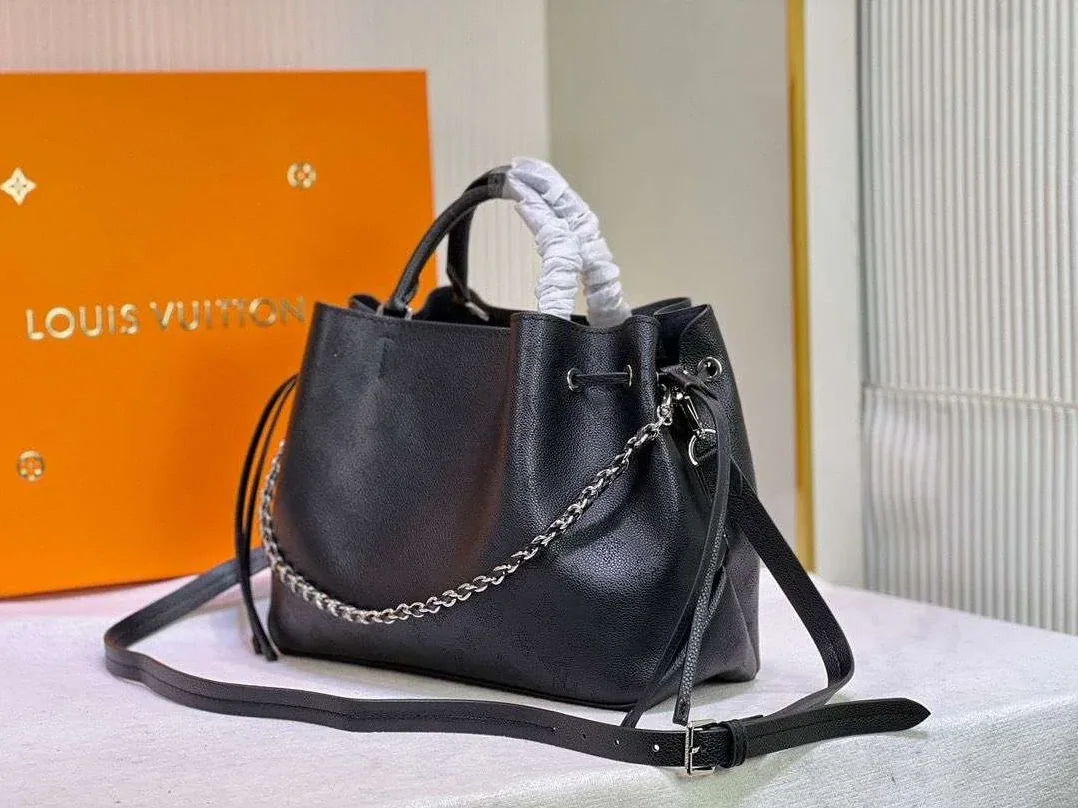 Louis Vuitton Bella Tote Mahina Black / LV Louis Vuitton Bella Tote Mahina Black / LV