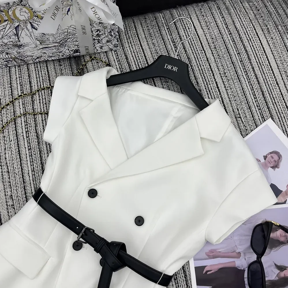 Dior Asymmetric Short-Sleeved Jacket with Belt Ecru Virgin Wool and Silk Grain de Poudre for Women Dior Asymmetric Short-Sleeved Jacket with Belt Ecru Virgin Wool and Silk Grain de Poudre for Women