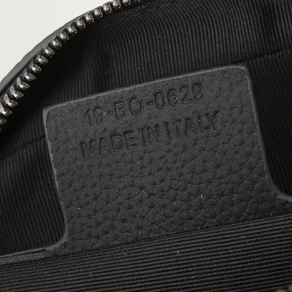Dior Rider 2.0 Zipped Messenger Bag Black Dior Gravity Leather and Black Grained Calfskin for Men Dior Rider 2.0 Zipped Messenger Bag Black Dior Gravity Leather and Black Grained Calfskin for Men
