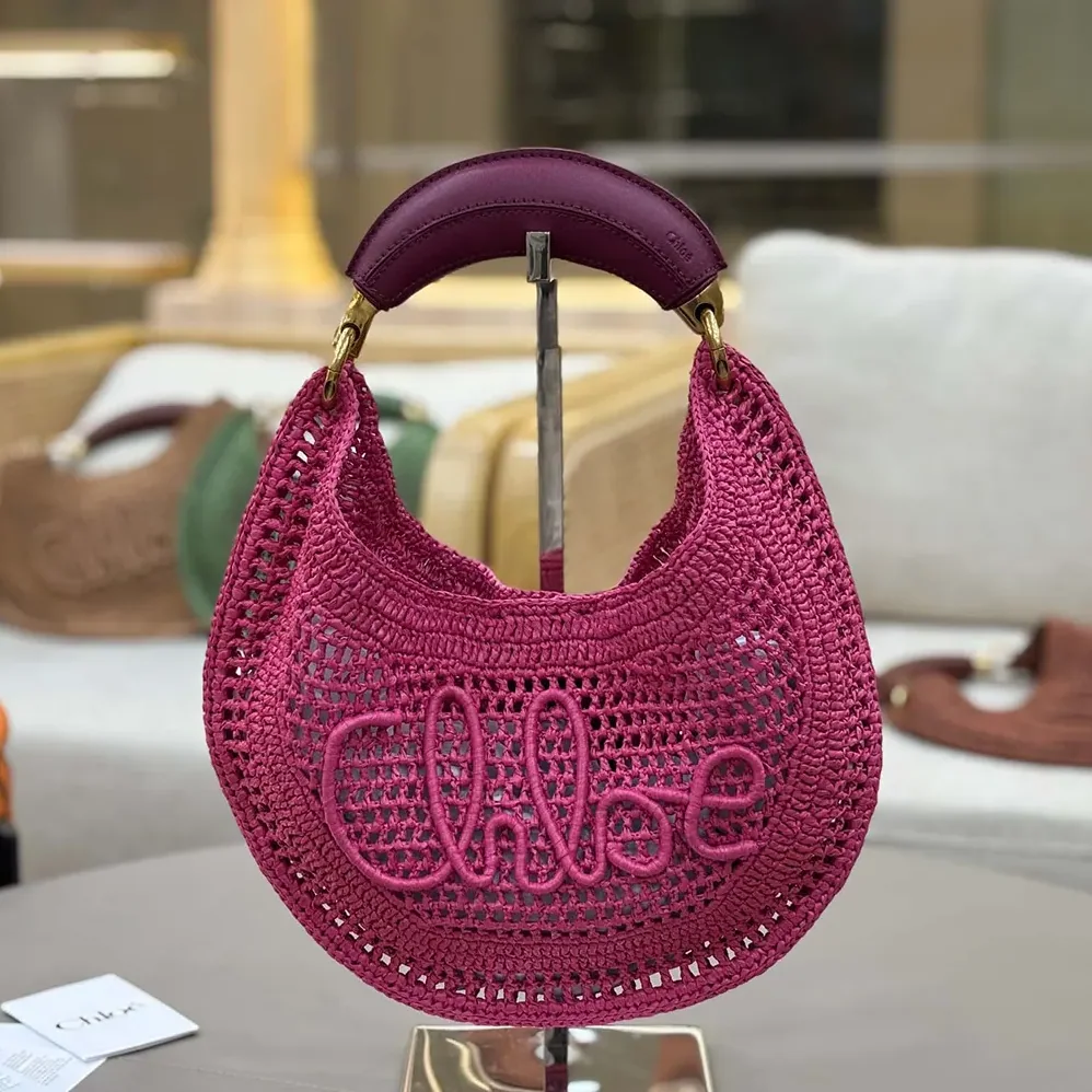 Chloe Summer Banana Hobo Bag In Raffia for Women in Rose