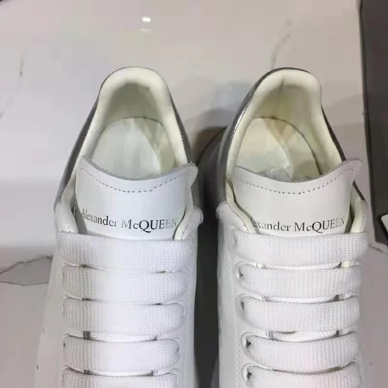 Alexander Mcqueen Oversized Sneaker White Smooth Calf Leather Lace for Women in Up Sneaker Alexander Mcqueen Oversized Sneaker White Smooth Calf Leather Lace for Women in Up Sneaker