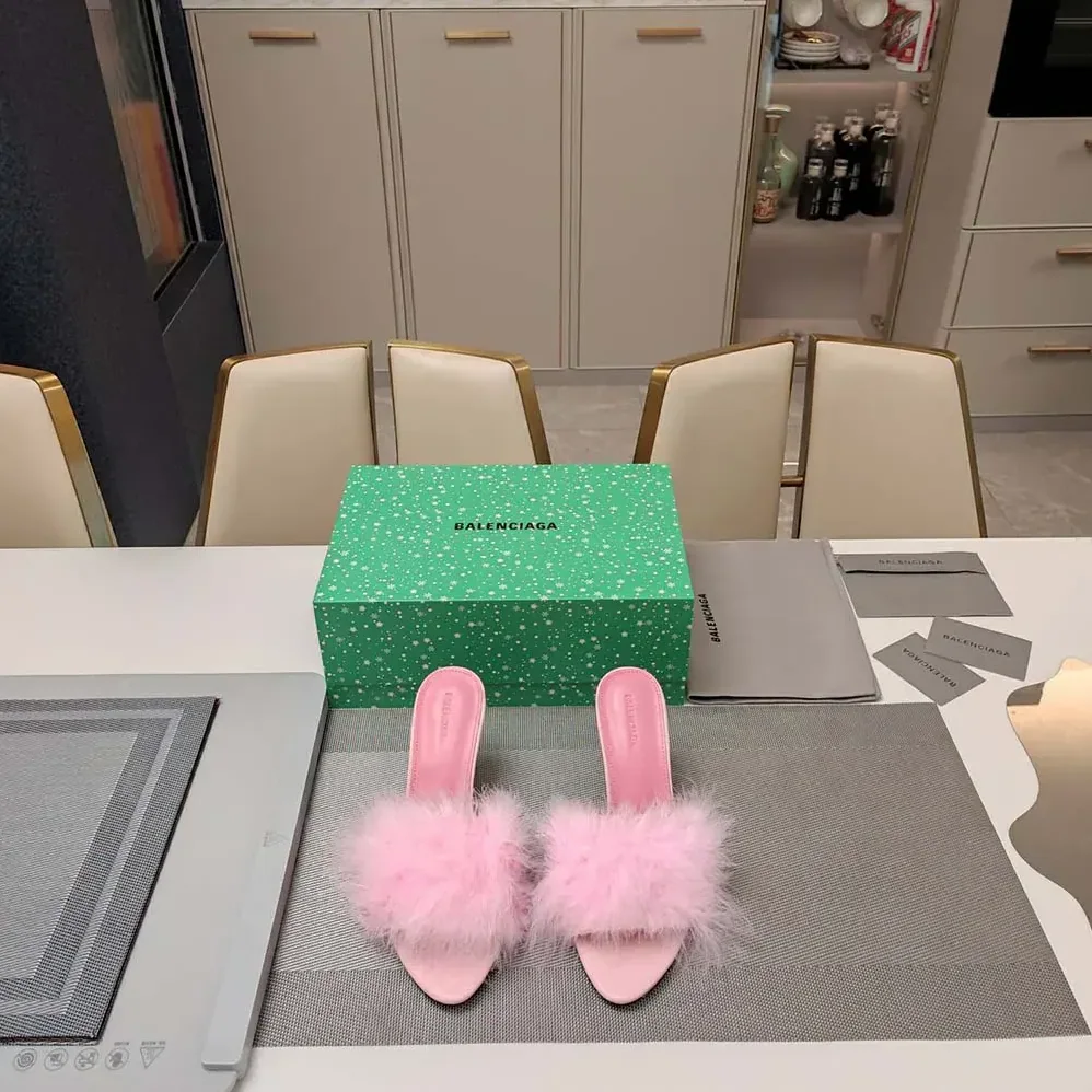 Balenciaga Boudoir 70mm Sandal in Pink Feathers for Women Balenciaga Boudoir 70mm Sandal in Pink Feathers for Women