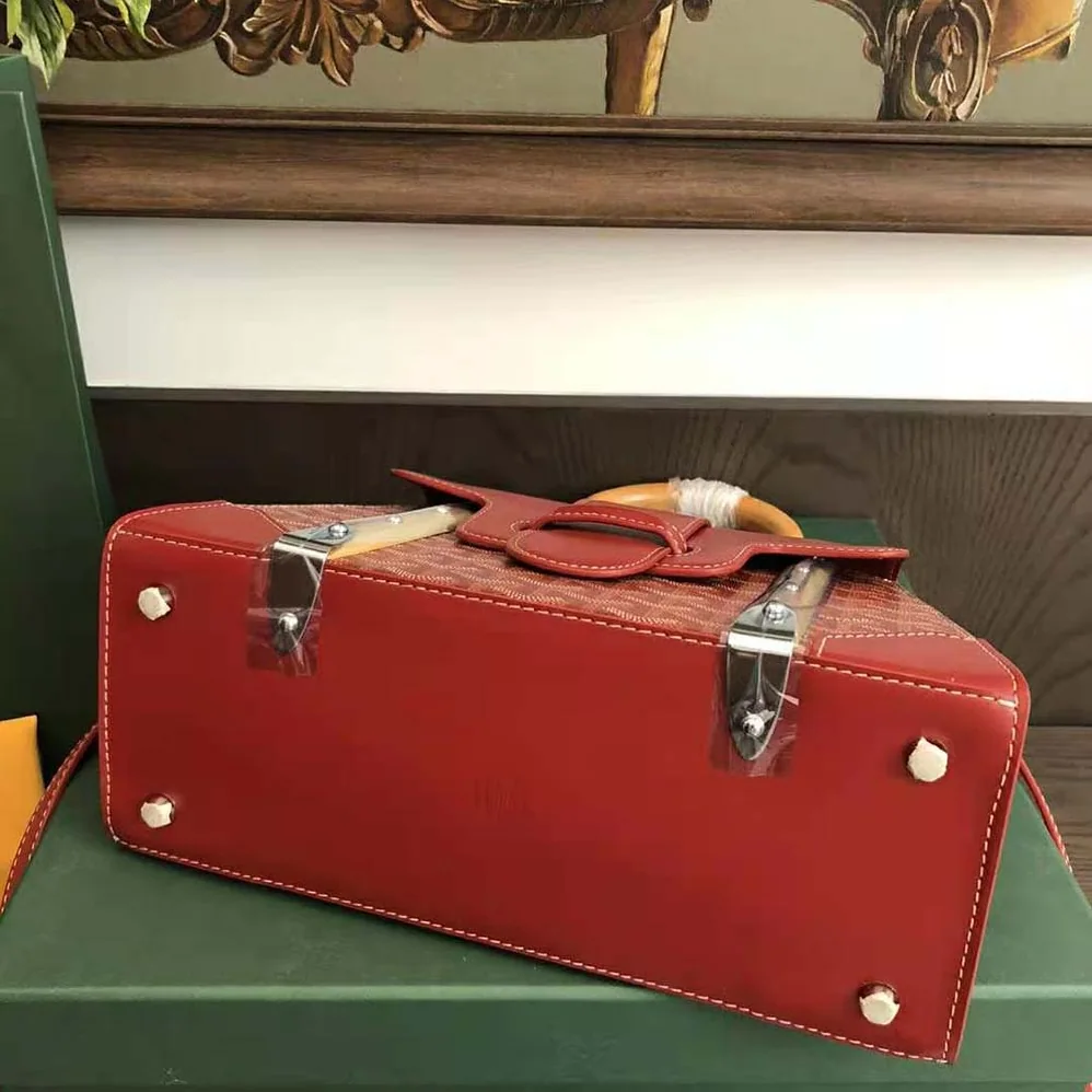 Goyard Sac Saïgon PM in Toile Goyardine & Clamecy Calfskin for Women in Red Goyard Sac Saïgon PM in Toile Goyardine & Clamecy Calfskin for Women in Red