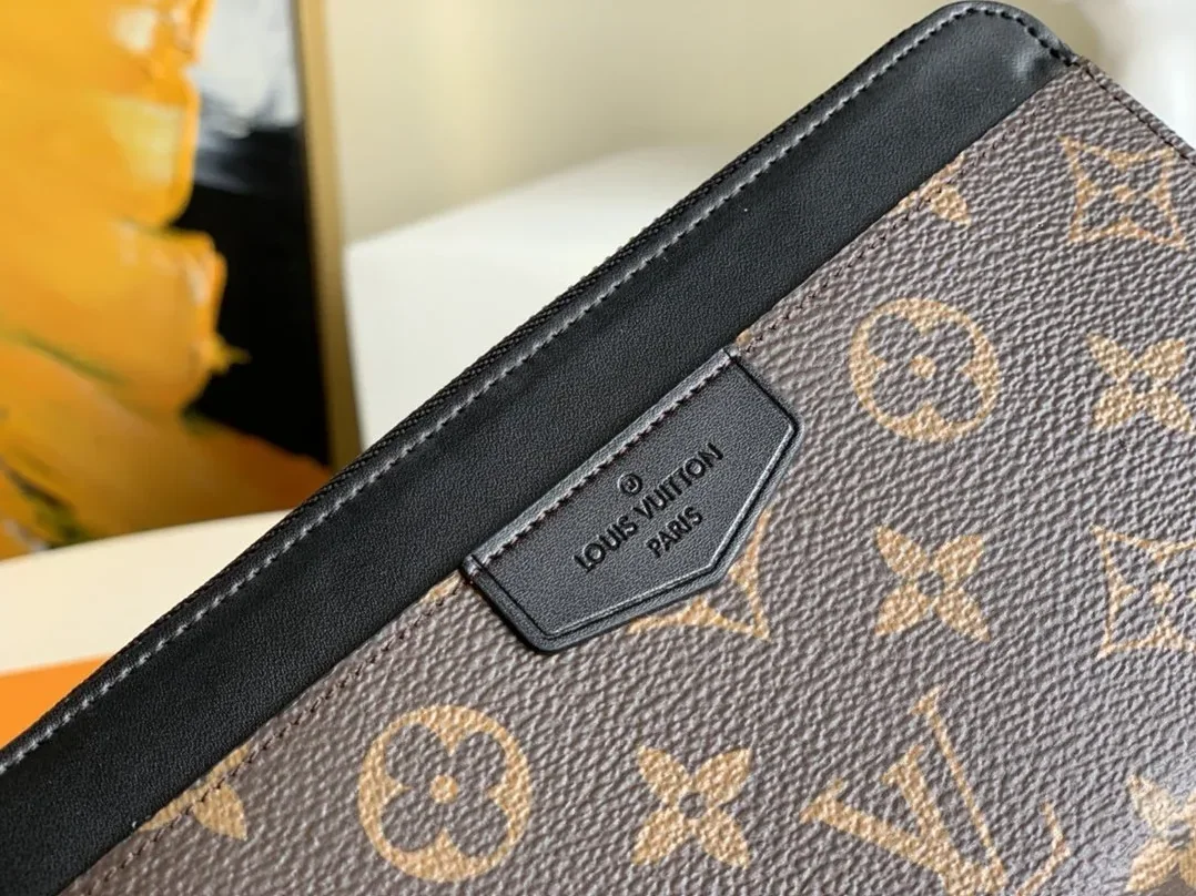 Louis Vuitton Zippy Dragonne Monogram Canvas Black Louis Vuitton Zippy Dragonne Monogram Canvas Black