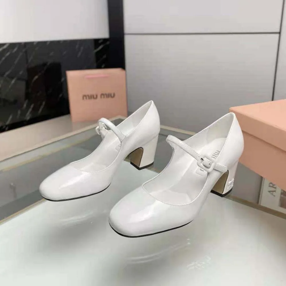 Miu Miu Patent Leather Pumps with Metal Lettering Logo for Women in White Miu Miu Patent Leather Pumps with Metal Lettering Logo for Women in White