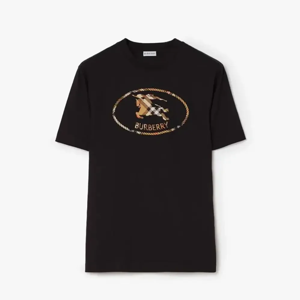 Burberry Check Knight Stamp Cotton T-shirt for Women in Black Burberry Check Knight Stamp Cotton T-shirt for Women in Black