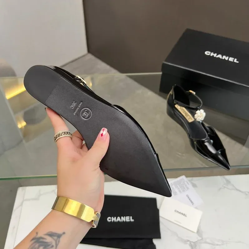 Chanel Flower Patterns Casual Black