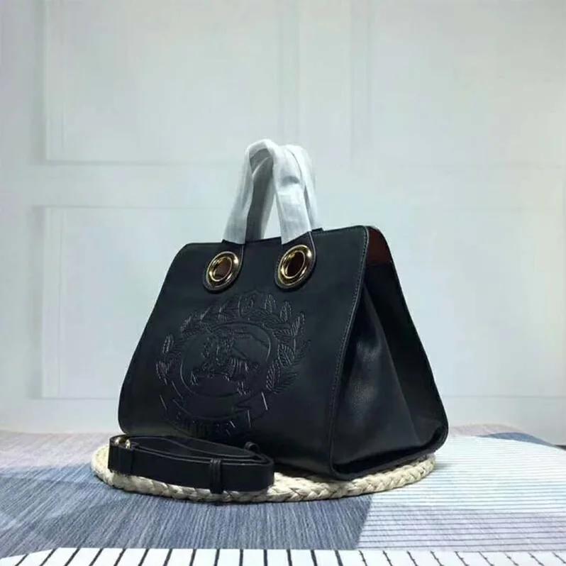 Burberry The Leather Crest Grommet Detail Tote for Women in Black