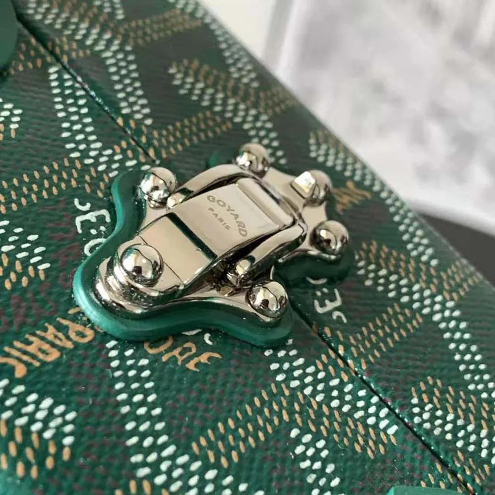 Goyard Sac Malle Grand Hôtel in Goyardine Canvas & Clamecy Calfskin for Women in Green Goyard Sac Malle Grand Hôtel in Goyardine Canvas & Clamecy Calfskin for Women in Green