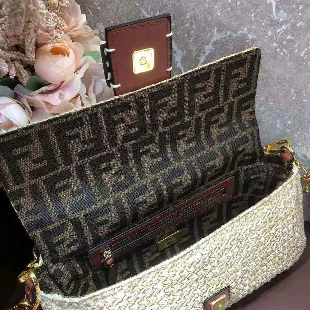 Fendi Baguette Woven Straw Bag for Women in Beige Fendi Baguette Woven Straw Bag for Women in Beige