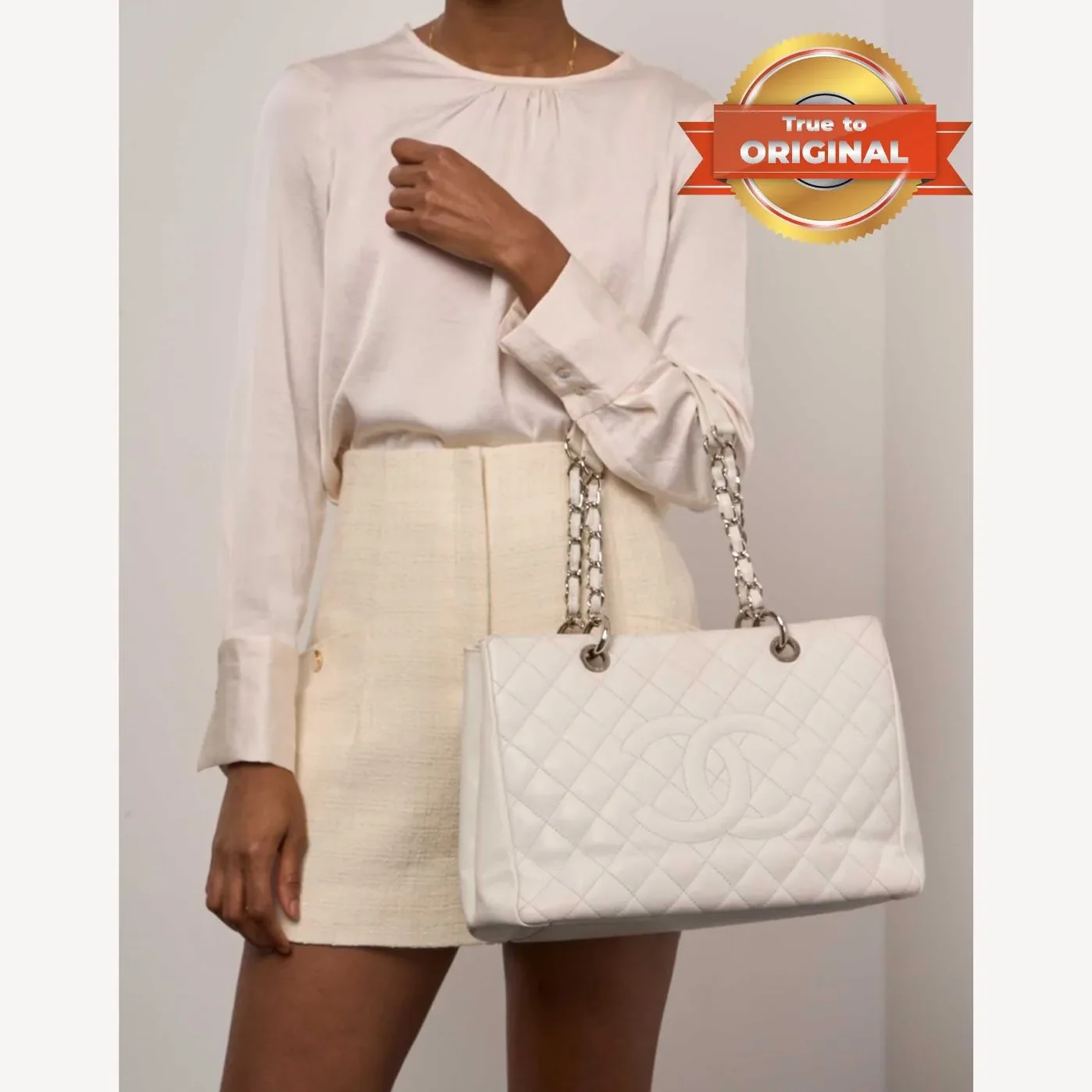 Chanel Chain Tote Shoulder Bag White / Chanel Chain Tote Shoulder Bag White /