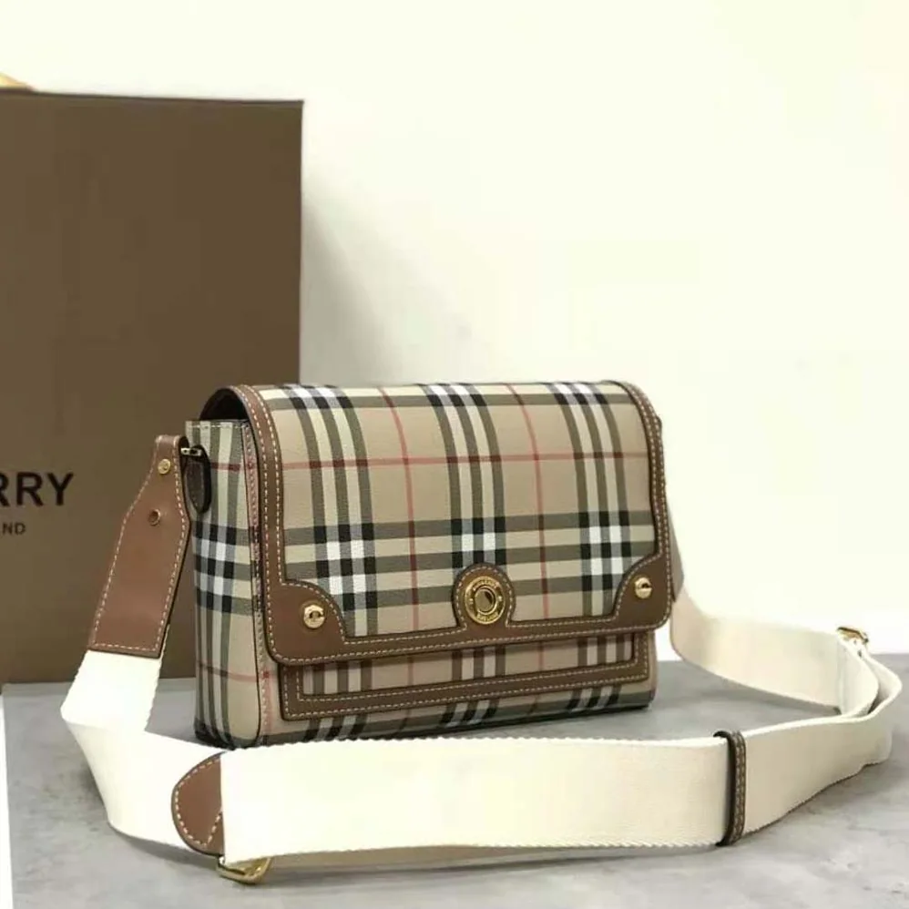 Burberry Note Bag with Logo for Women in engraved Studs