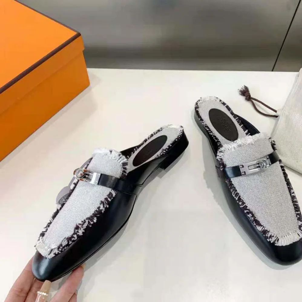 Hermes OZ Mule in Calfskin Leather for Women in Black
