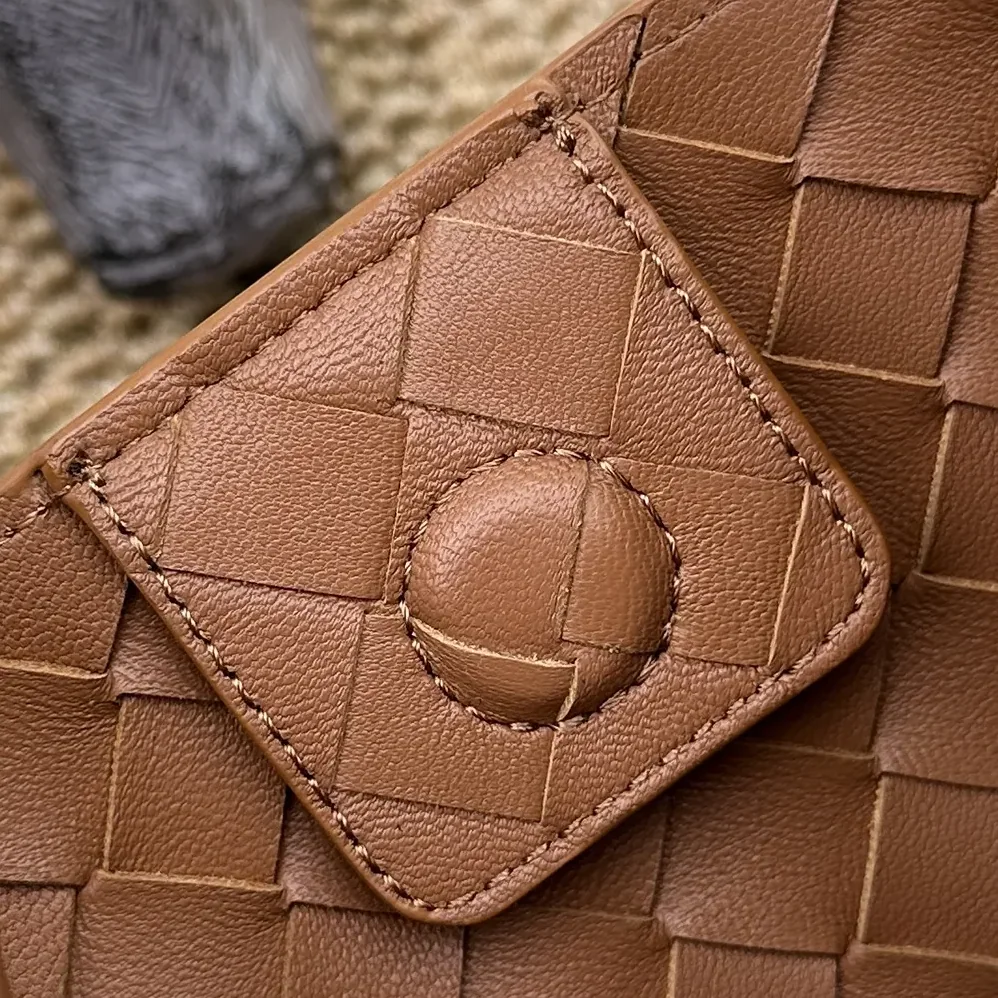 Bottega Veneta Small Andiamo for Women in Brown Bottega Veneta Small Andiamo for Women in Brown