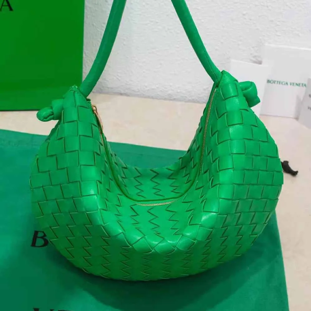 Bottega Veneta Turn Medium Intrecciato Leather Pouch with Adjustable Strap for Women in Green
