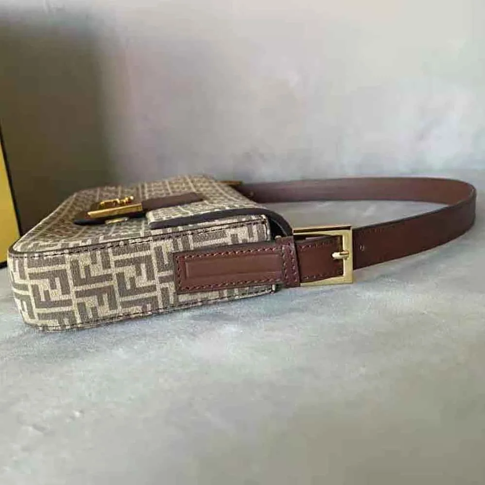 Fendi Baguette 1997 Beige Split Leather Bag for Women Fendi Baguette 1997 Beige Split Leather Bag for Women
