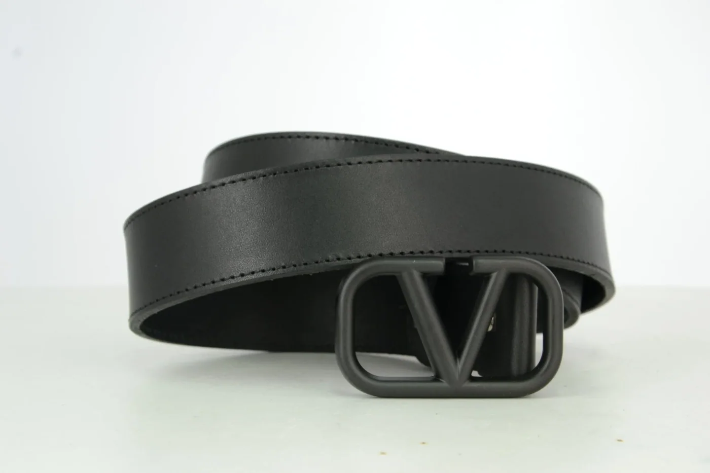 Black V Black Buckle Leather Belt