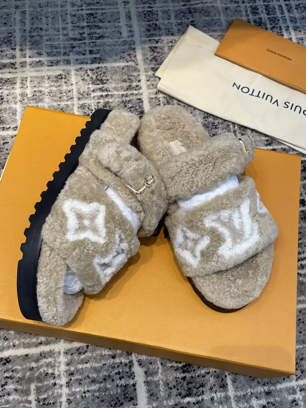 Louis Vuitton Paseo Flat Comfort Mule Grey for Women Louis Vuitton Paseo Flat Comfort Mule Grey for Women