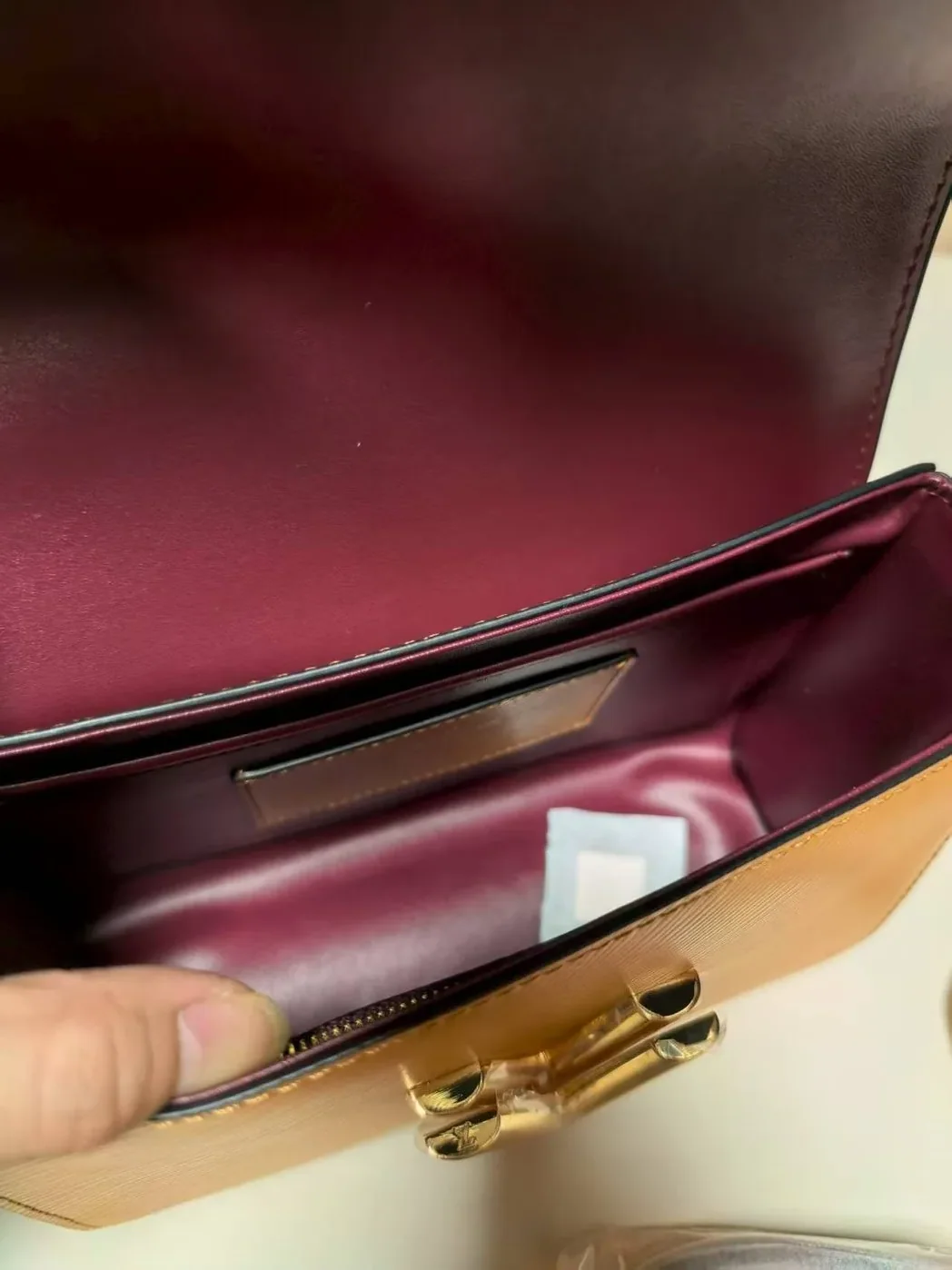 Louis Vuitton Twist MM Epi Gold Miel Brown
