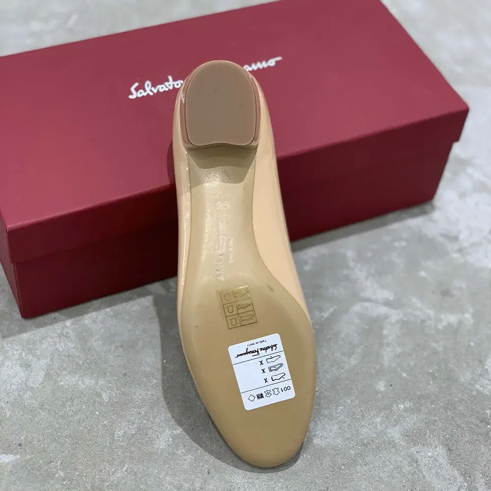 Salvatore Ferragamo Vara Pump for Women in Sandy