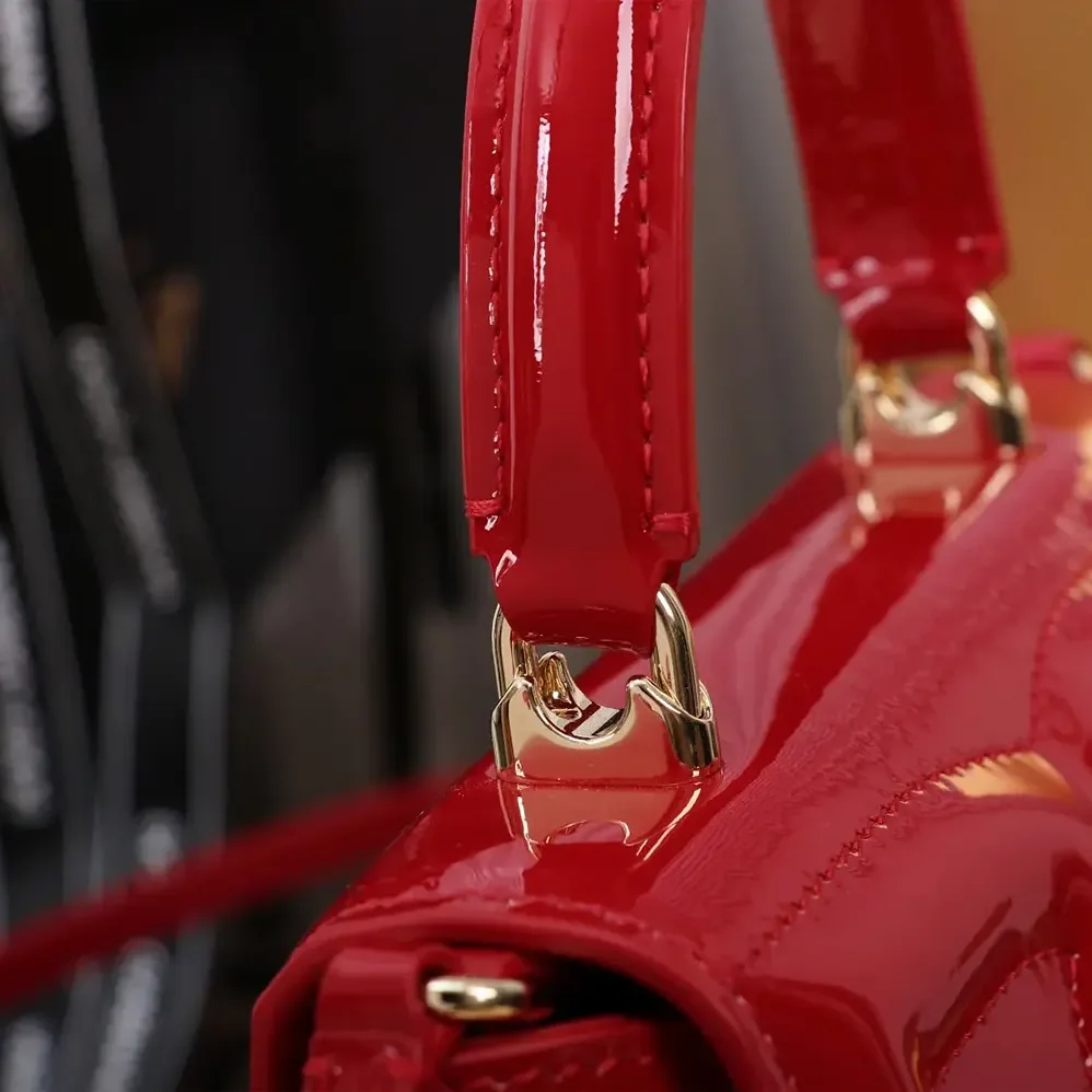 Dolce Gabbana D&G DG Logo Bag Top-handle Bag for Women in Red Dolce Gabbana D&G DG Logo Bag Top-handle Bag for Women in Red