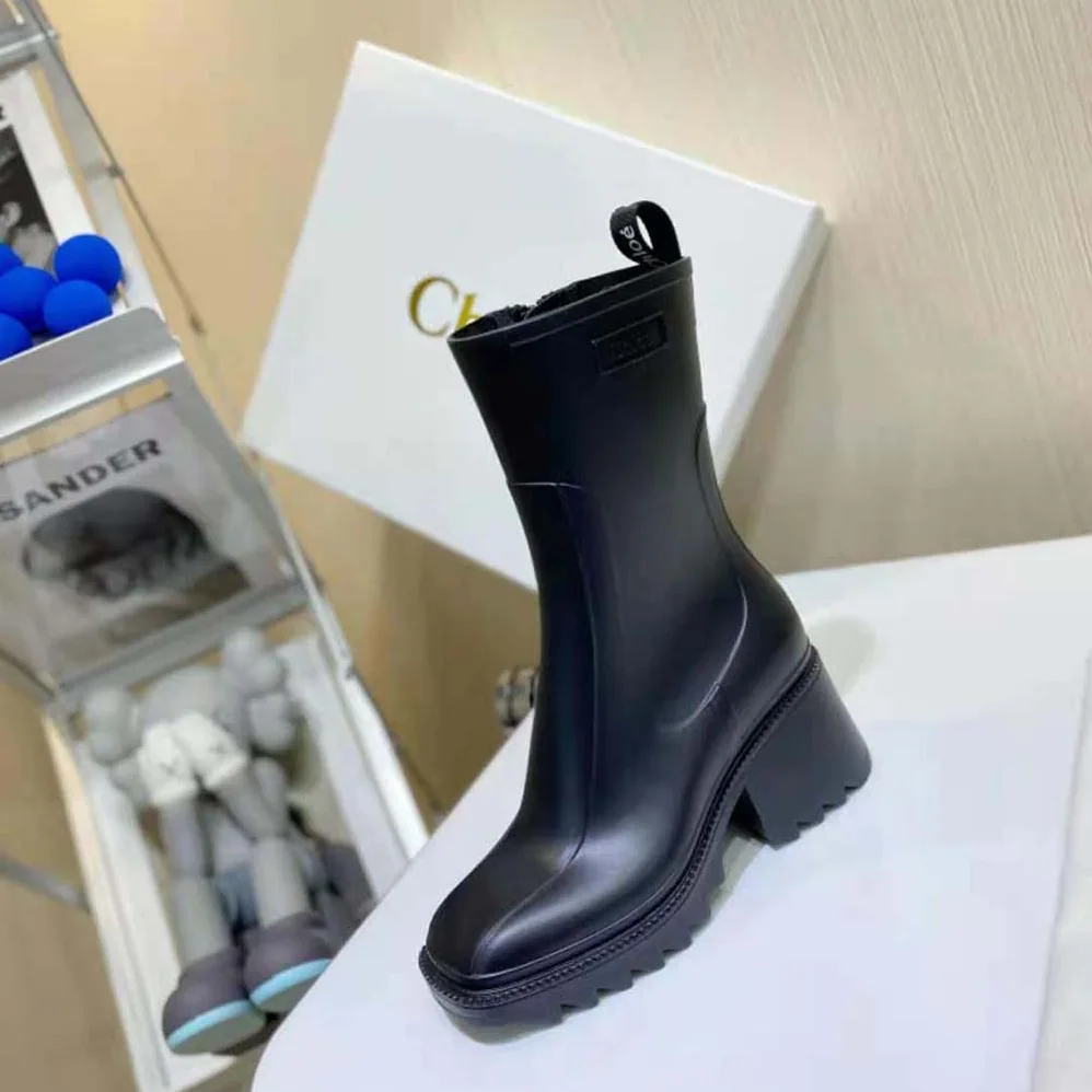 Chloe Betty Rain Boot in PVC for Women in Black Chloe Betty Rain Boot in PVC for Women in Black