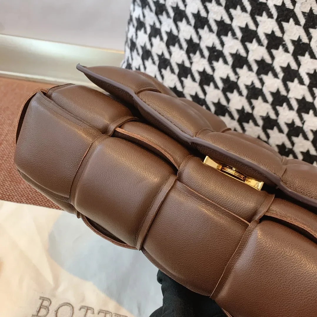 Bottega Veneta Chain Cassette Fondant