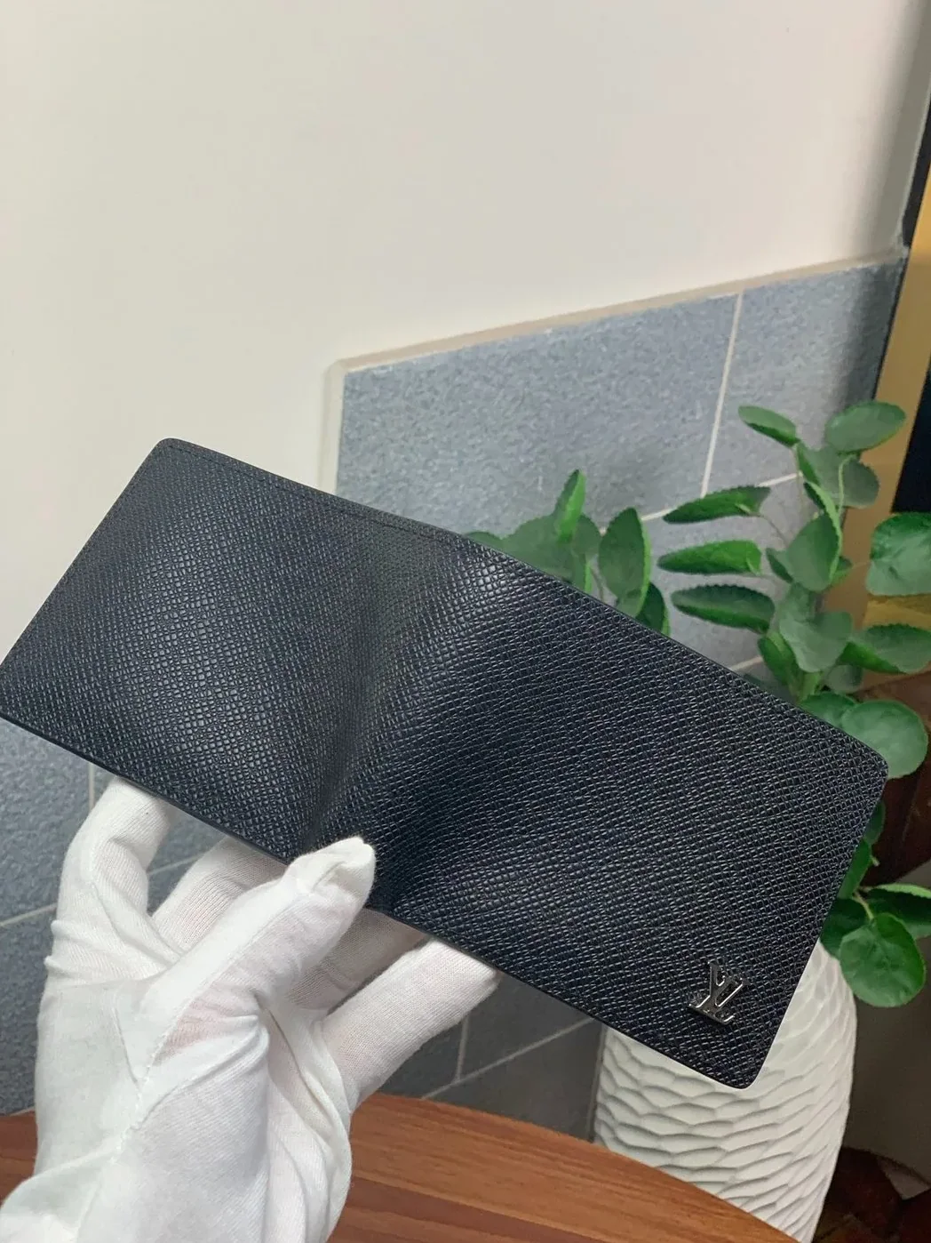 Louis Vuitton Multiple Wallet Taiga Black