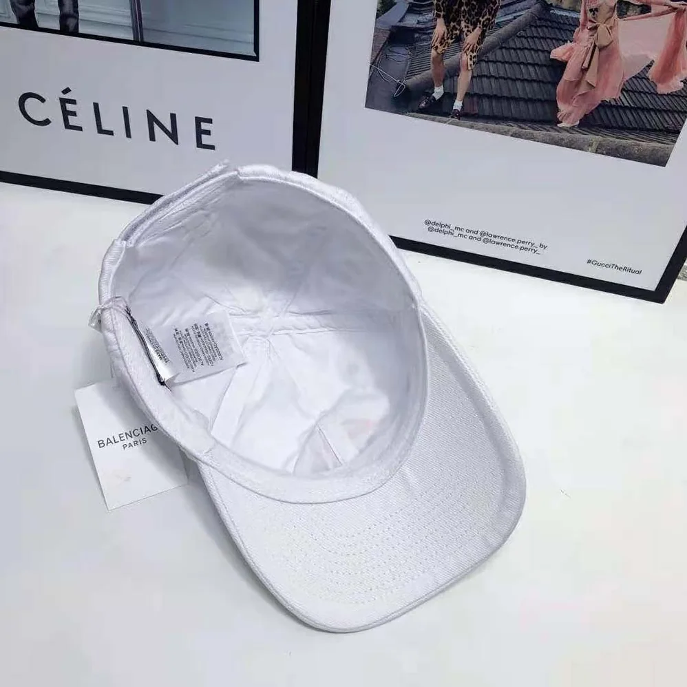Balenciaga Year Of The Tiger Cap in White and Black Cotton Drill for Women Balenciaga Year Of The Tiger Cap in White and Black Cotton Drill for Women