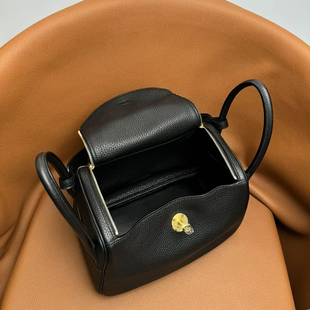 Hermes Lindy 26 in Clemence Leather for Women in Black/Gold