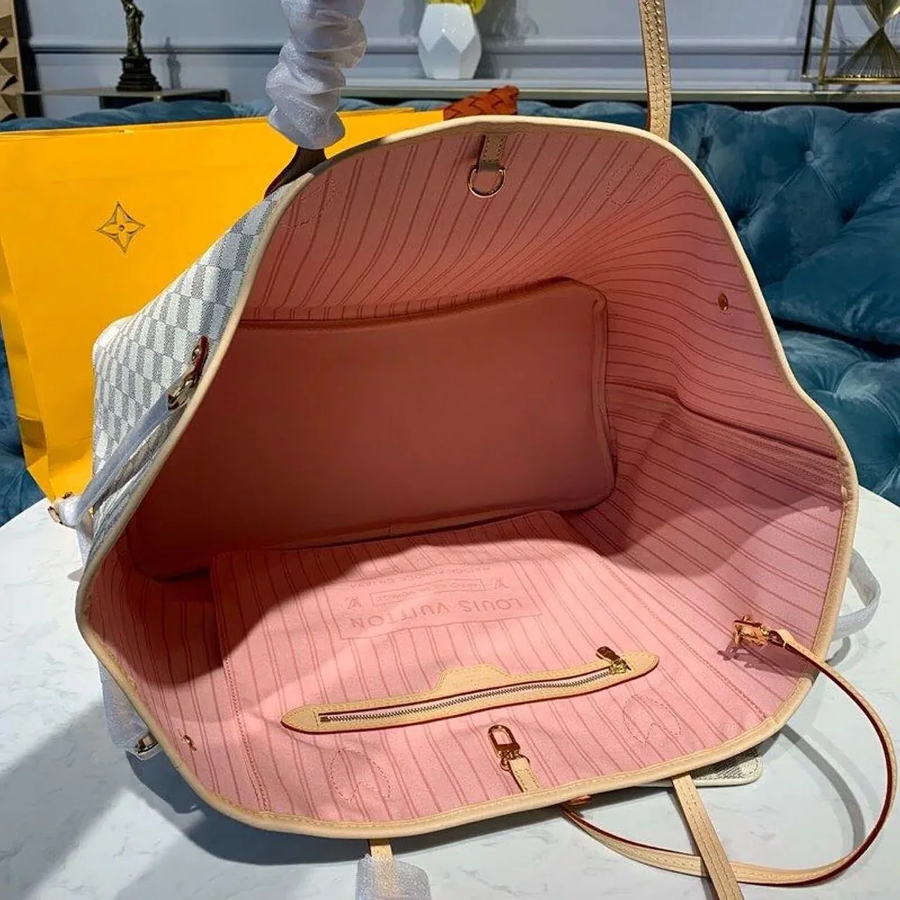 Louis Vuitton Neverfull GM Tote Bag / Rose Ballerine Pink Damier Azur Gold Hardware Louis Vuitton Neverfull GM Tote Bag / Rose Ballerine Pink Damier Azur Gold Hardware