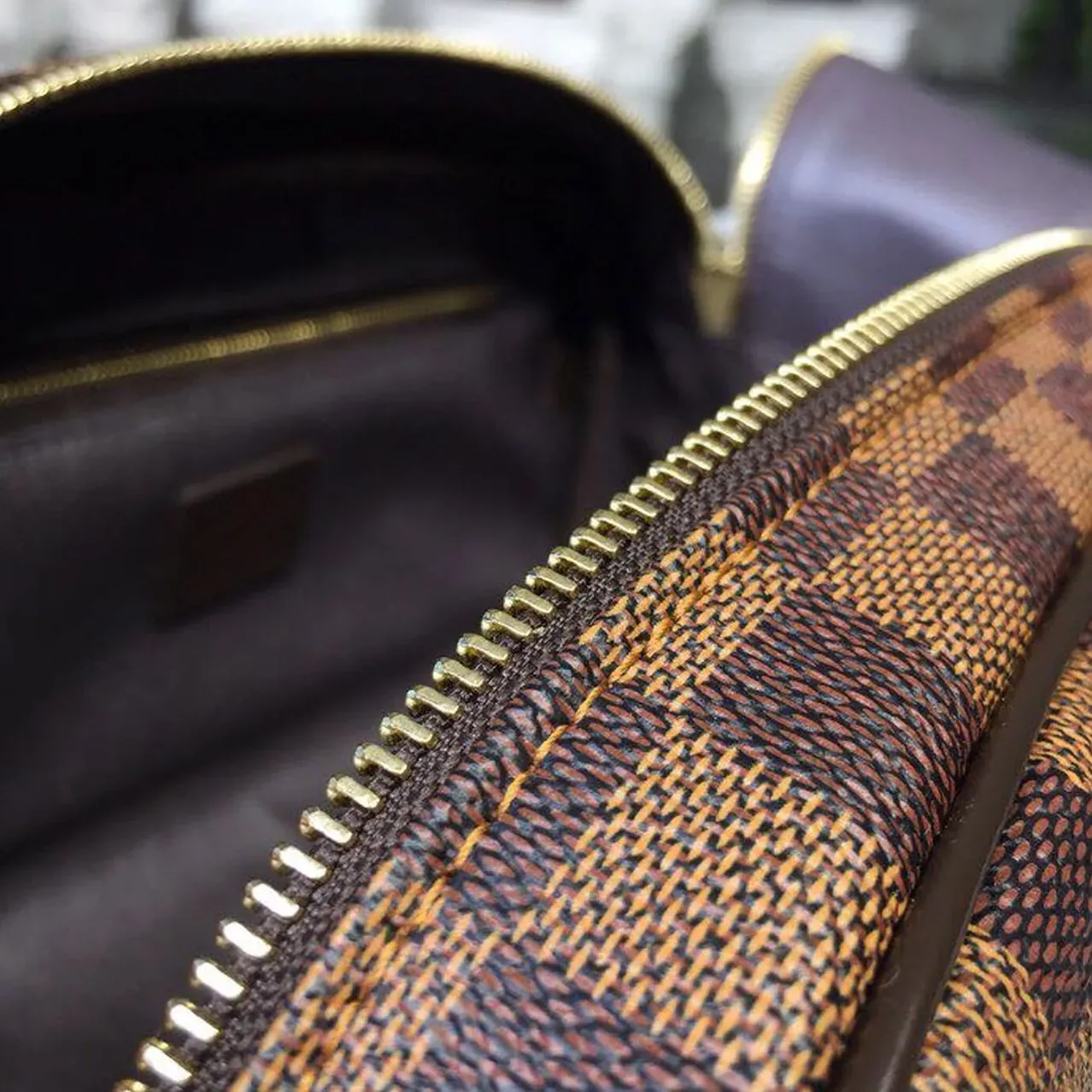 Louis Vuitton King Size Toiletry Damier Ebene Canvas, Travel Bags / LV Louis Vuitton King Size Toiletry Damier Ebene Canvas, Travel Bags / LV