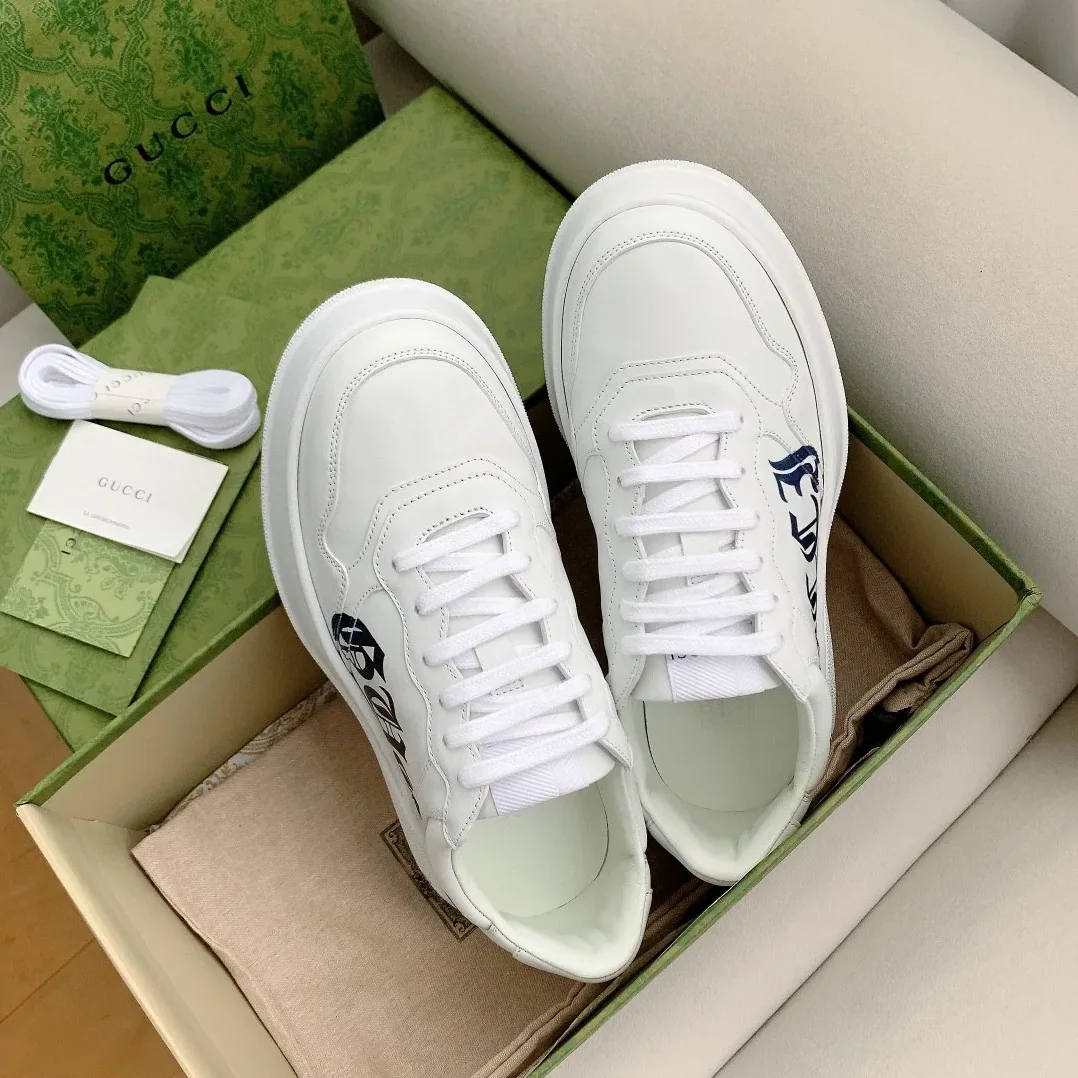 Gucci Sneaker White With Gucci Print 1XL10 Gucci Sneaker White With Gucci Print 1XL10
