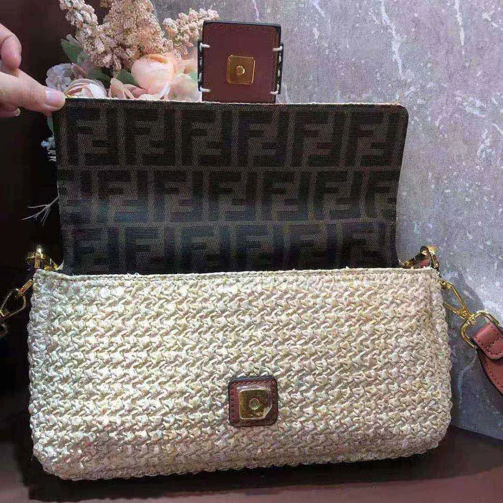 Fendi Baguette Woven Straw Bag for Women in Beige Fendi Baguette Woven Straw Bag for Women in Beige