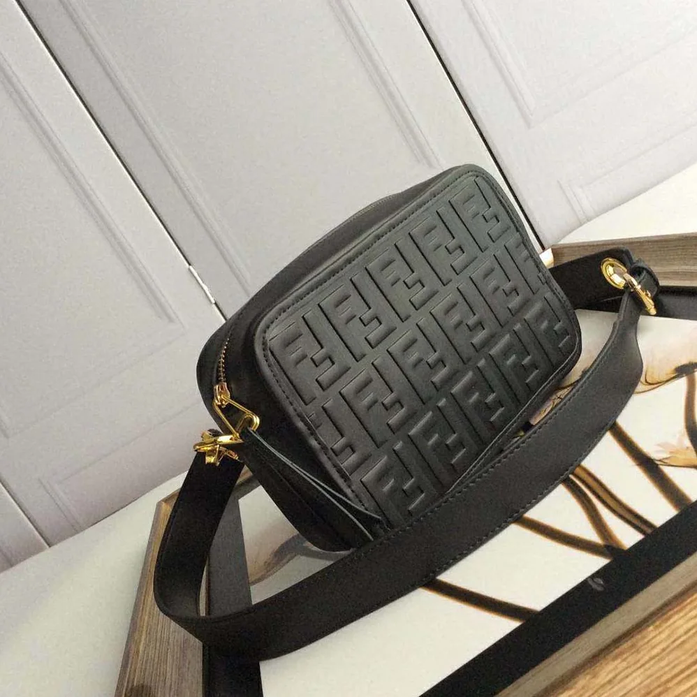 Fendi Mini Camera Case Leather Bag for Women in Black Fendi Mini Camera Case Leather Bag for Women in Black