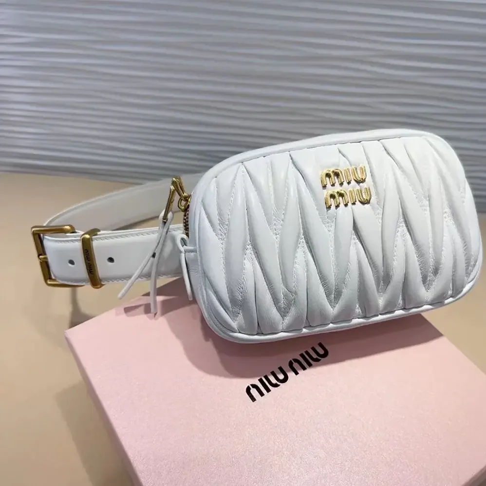 Miu Miu Belt with Matelassé Pouch for Women in White Miu Miu Belt with Matelassé Pouch for Women in White