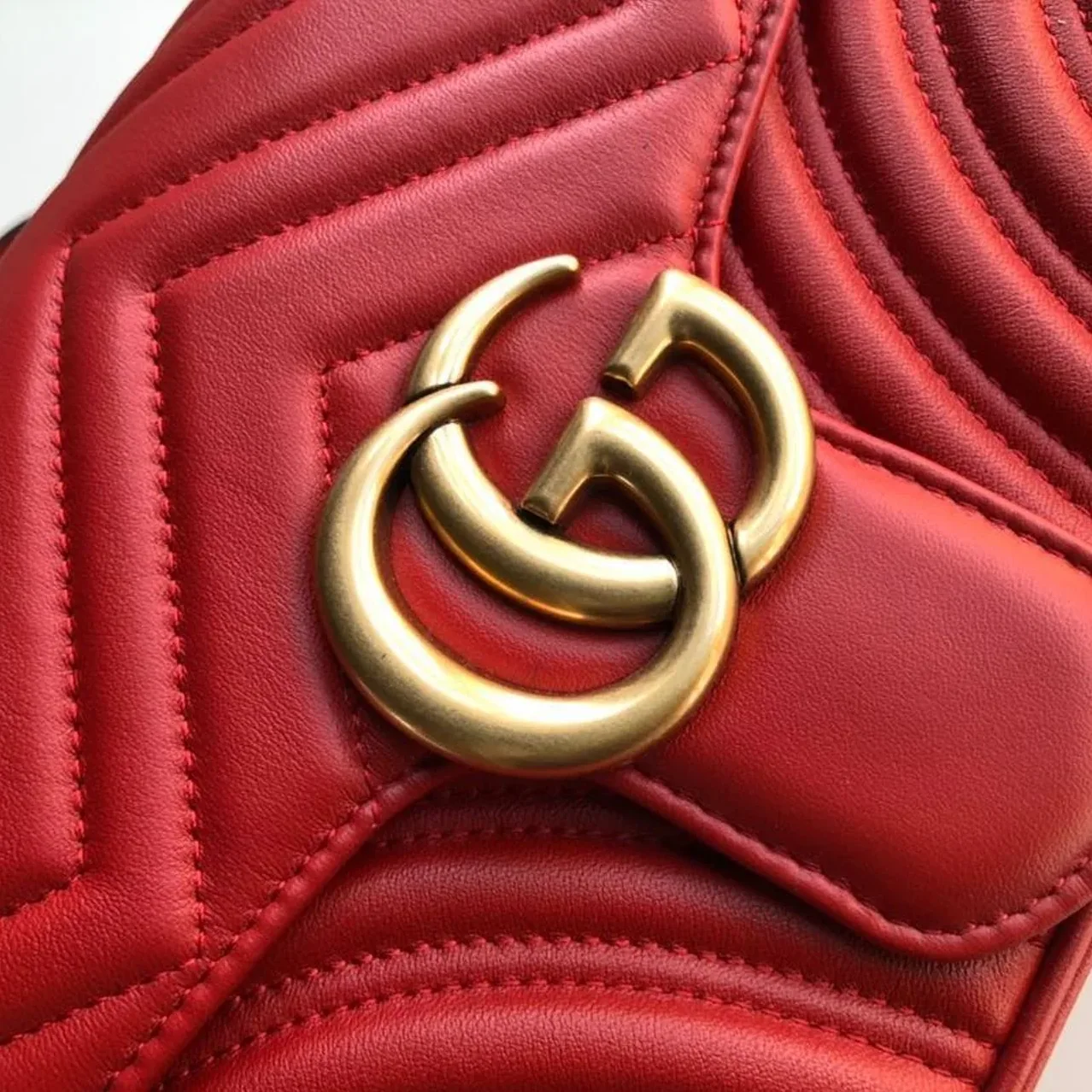 Gucci Marmont Small Matelassé Shoulder Bag Hibiscus Red Matelassé Chevron / GG