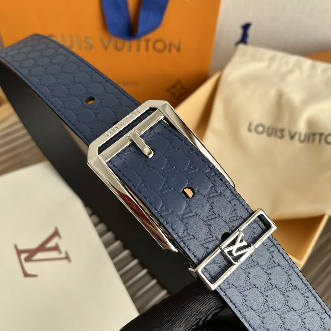 Louis Vuitton Reversible Blason Belt Navy Blue & Black Louis Vuitton Reversible Blason Belt Navy Blue & Black