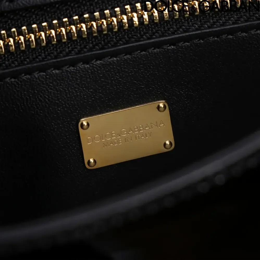 Dolce Gabbana D&G DG Logo Bag Top-handle Bag for Women in Black