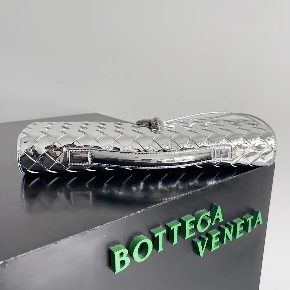 Bottega Veneta Andiamo Clutch in Intrecciato Leather for Women in Silver