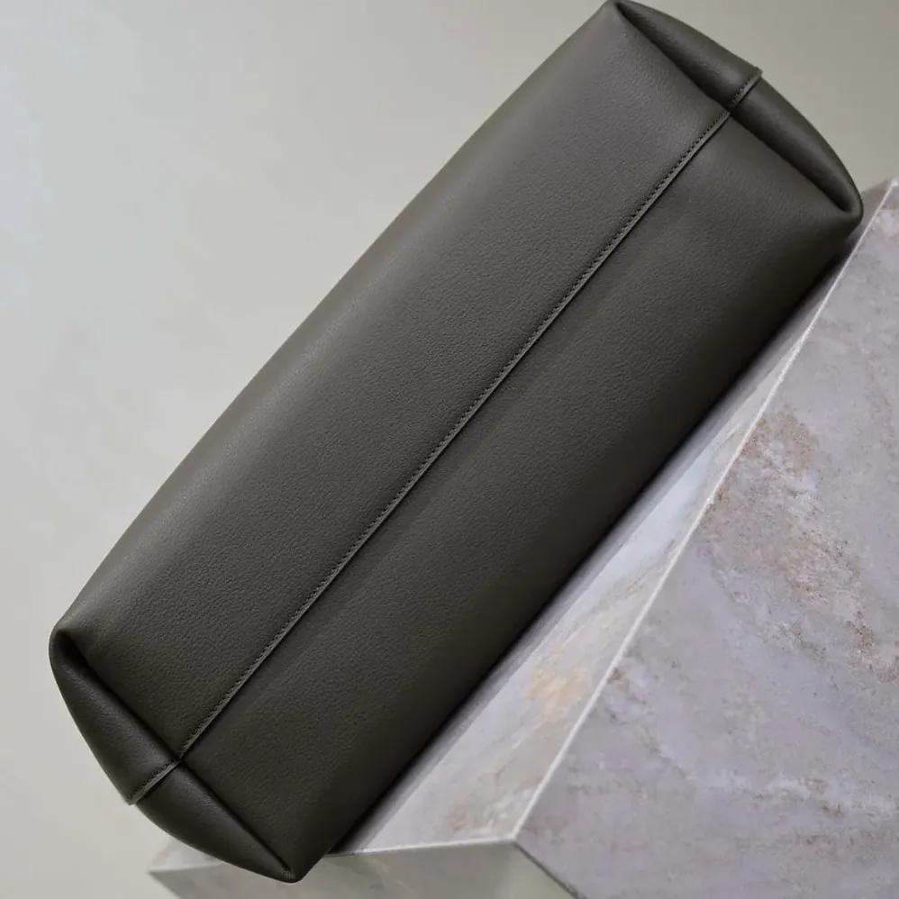 Saint Laurent YSL Shopping Saint Laurent in Leather for Women in Gray