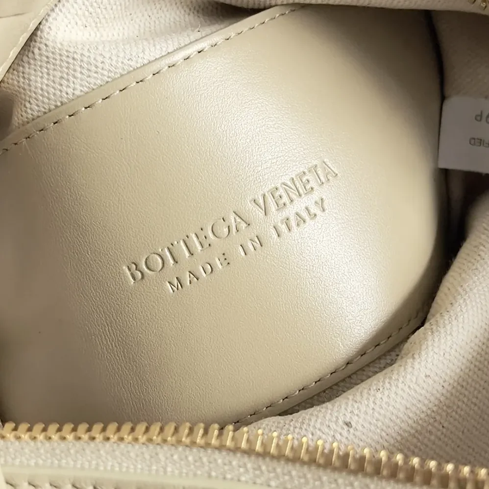Bottega Veneta Top Handle Loop in Intrecciato Leather for Women in Light Beige