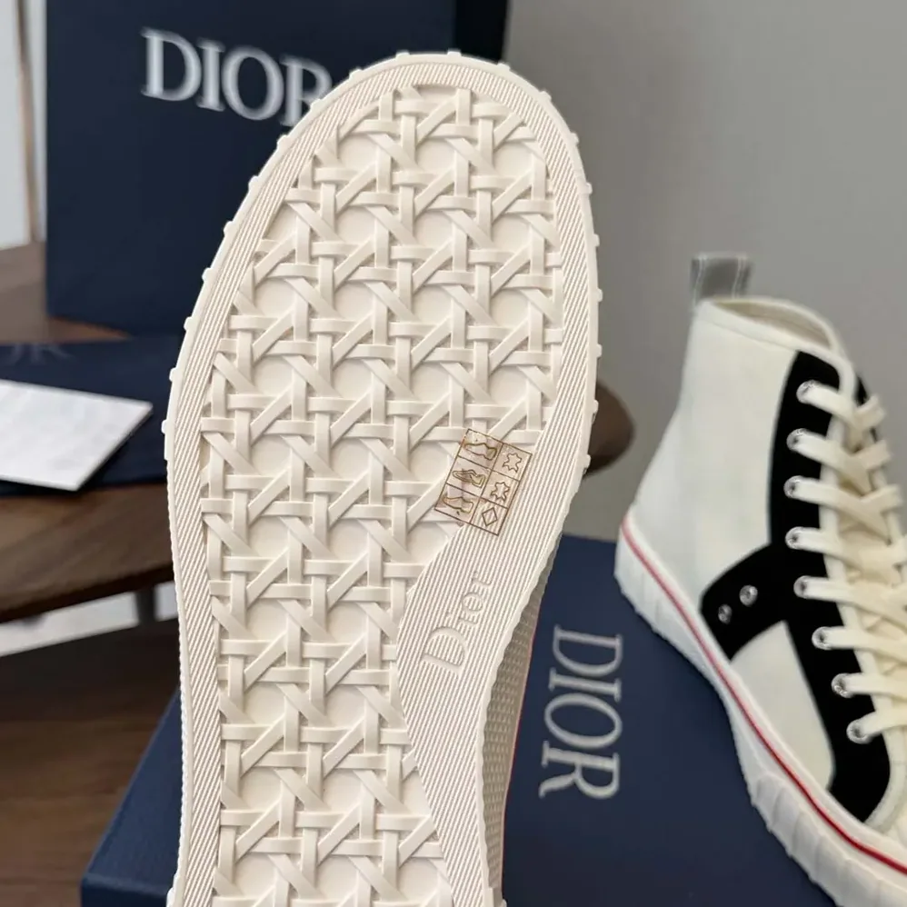Dior Hooper High-Top Sneaker White Canvas and Navy Blue Suede Calfskin for Unisex Dior Hooper High-Top Sneaker White Canvas and Navy Blue Suede Calfskin for Unisex