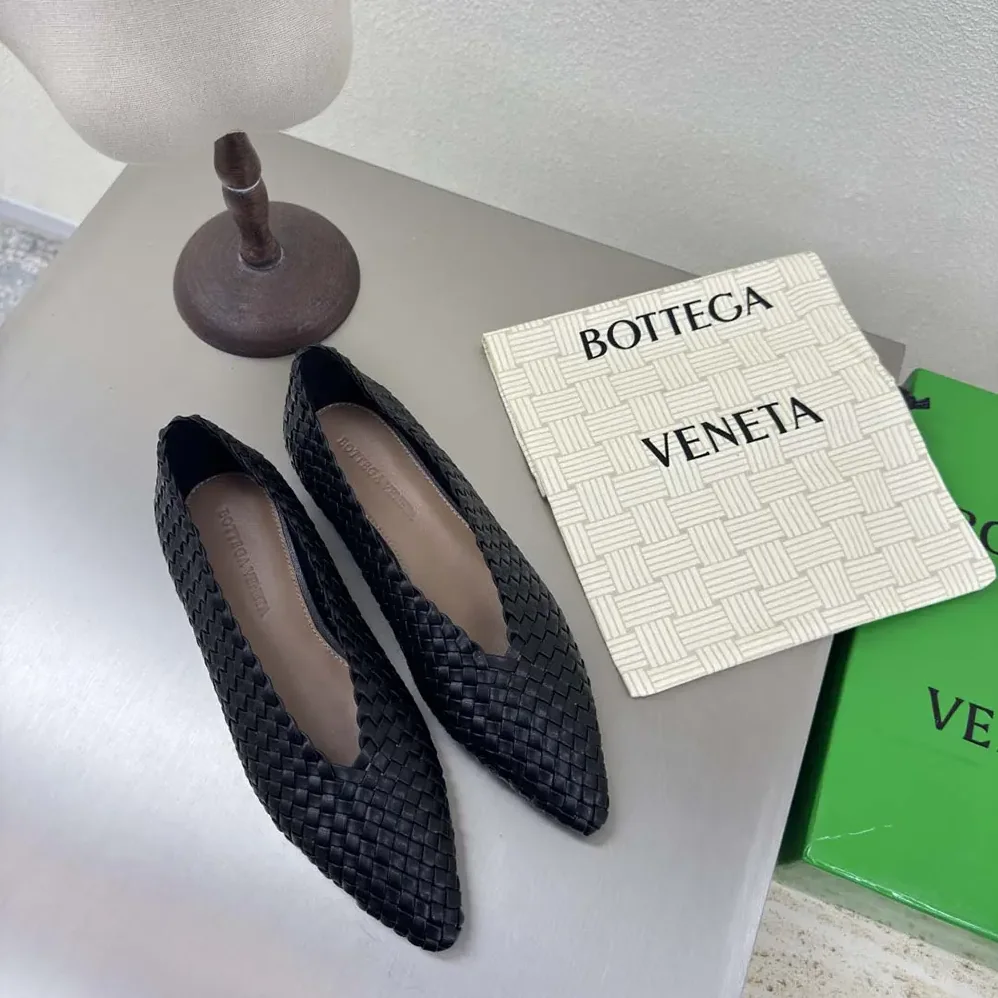 Bottega Veneta Sofia Ballerina in Padded Intreccio Leather for Women in Black Bottega Veneta Sofia Ballerina in Padded Intreccio Leather for Women in Black