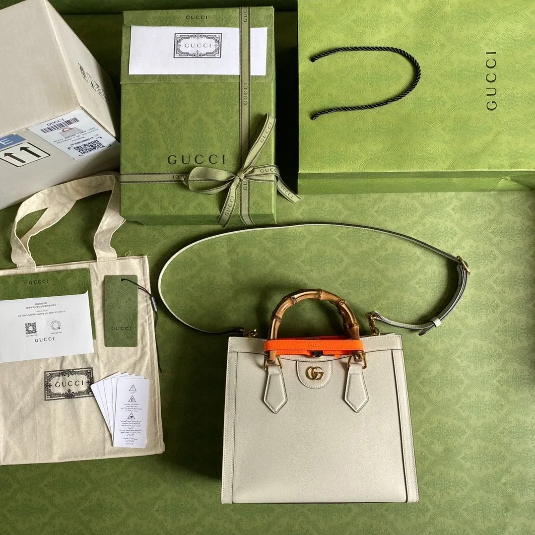 Gucci Diana Medium Tote Bag White / GG