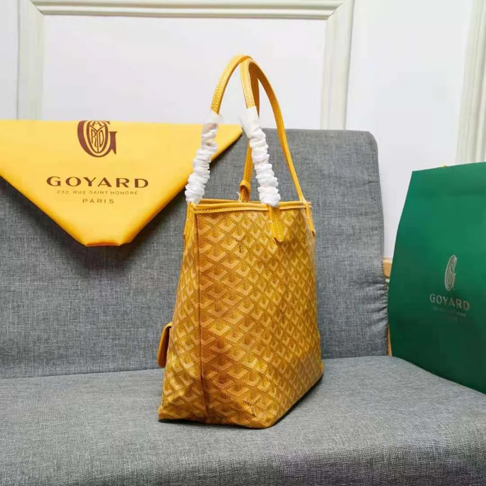 Goyard Sac Artois MM in Goyardine Canvas & Chevroches Calfskin for Women in Yellow Goyard Sac Artois MM in Goyardine Canvas & Chevroches Calfskin for Women in Yellow